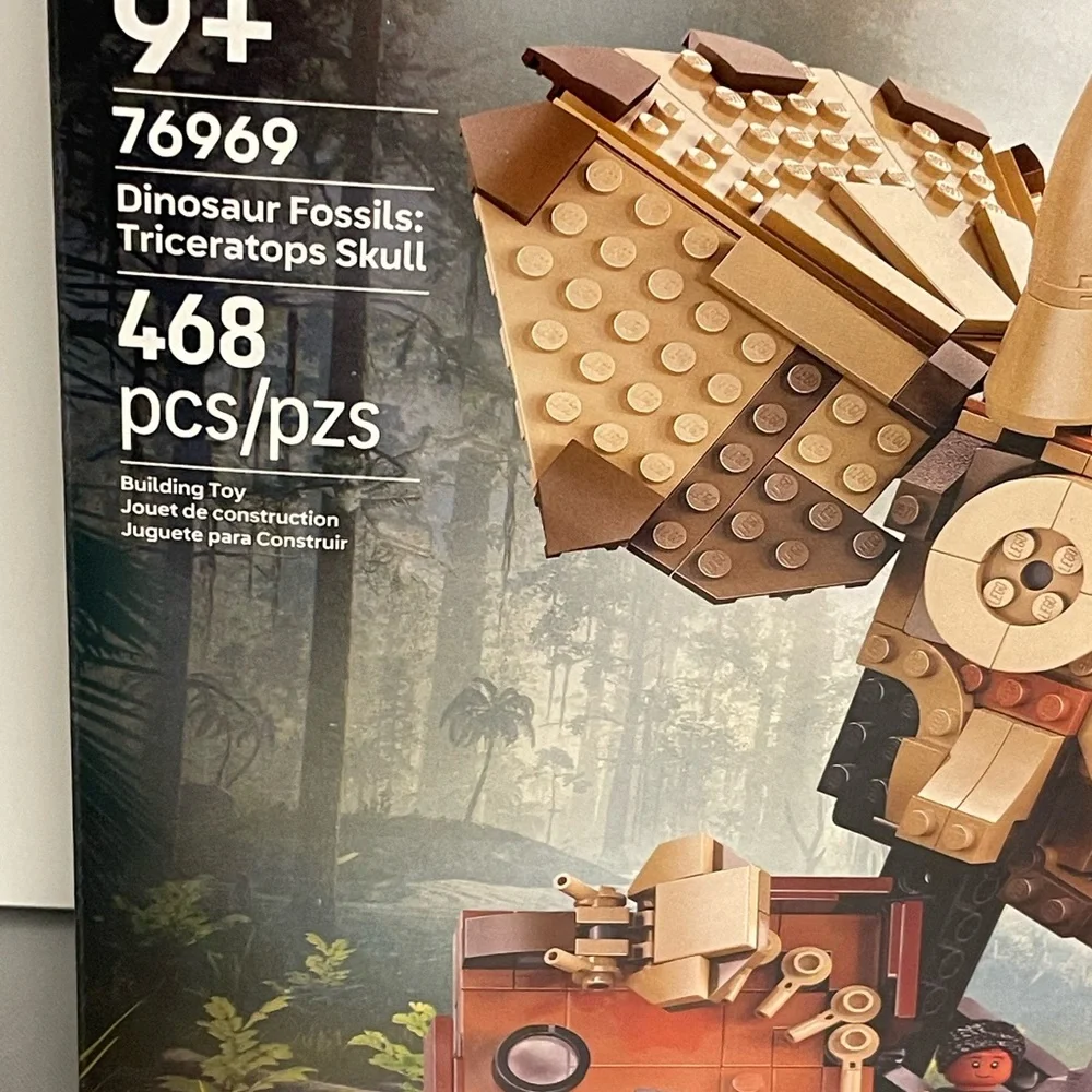 LEGO Jurassic Park Dinosaur Fossils Triceratops Skull Set -Tan & Brown 76969 NIB